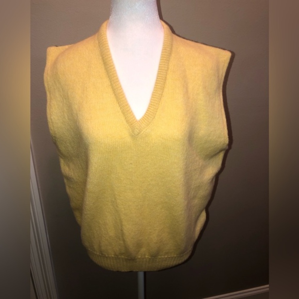 Vintage 1990s-Y2K Jantzen Pullover Vest Yellow Size Large + Bonus Vtg Scarf